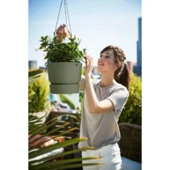 Elho 24cm Leaf Green Greenville Hanging Basket Planter 10 Elho 24cm Leaf Green Greenville Hanging Basket Planter -Hozelock Sales Store 8711904332440 4